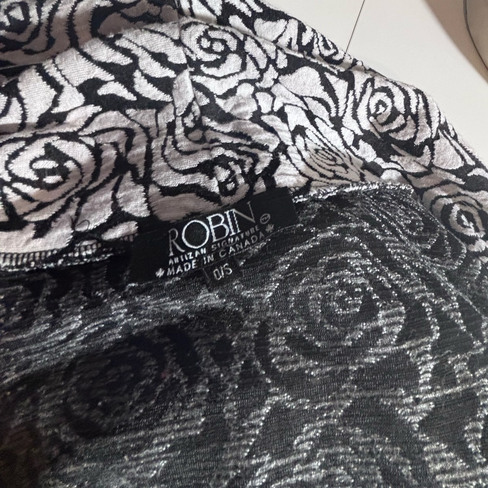 Light Summer evening Floral Patterned Cardigan Made in Canada - Picture 2 of 3